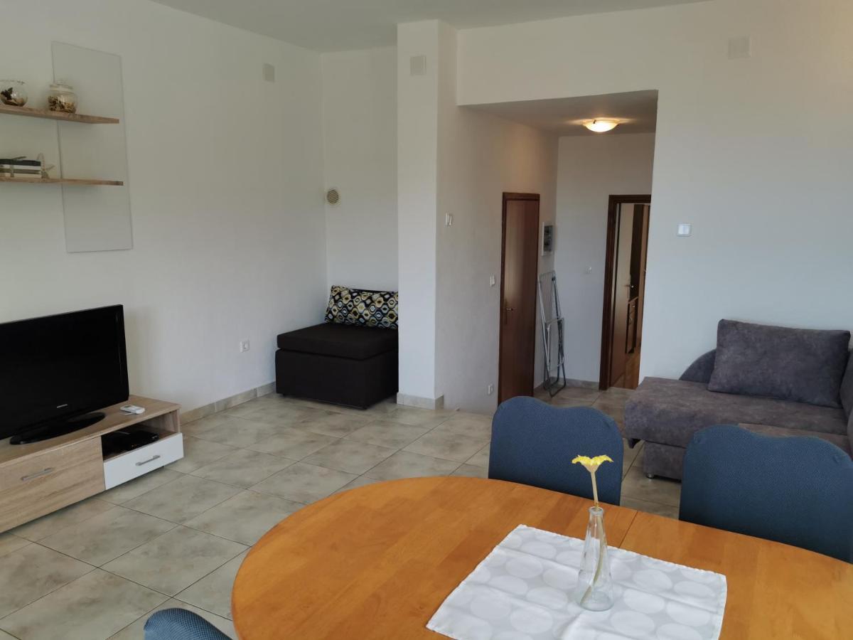 Apartments Golub 策萨利卡 外观 照片