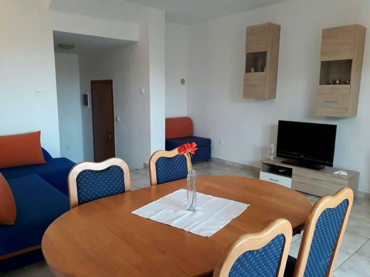 Apartments Golub 策萨利卡 外观 照片