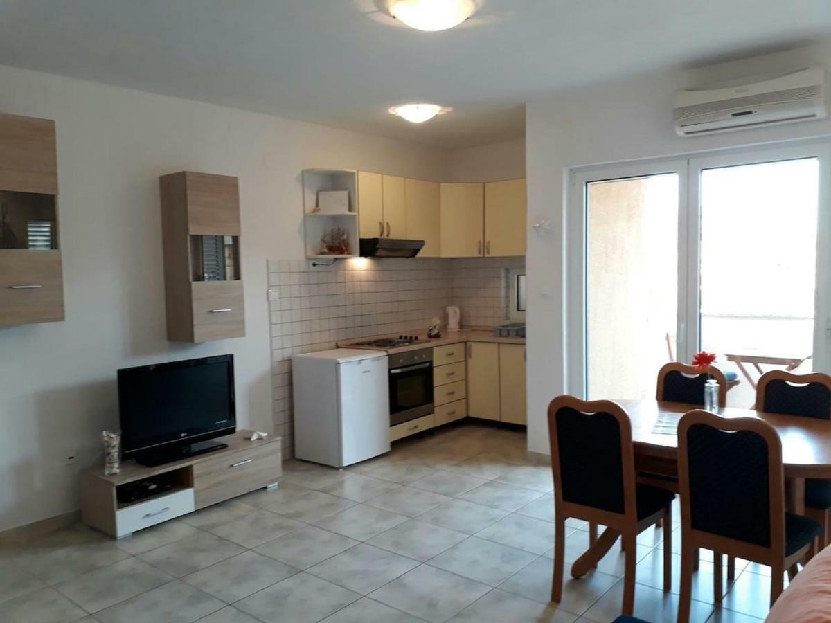 Apartments Golub 策萨利卡 外观 照片